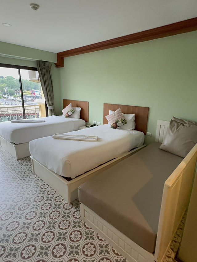 タイ🇹🇭クラビ🌴可愛いパイナップル🍍ホテル🏨
