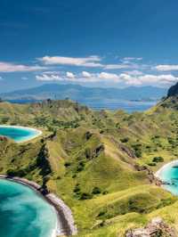 Bali, Indonesia: A Tropical Paradise 🌴🏖️_
