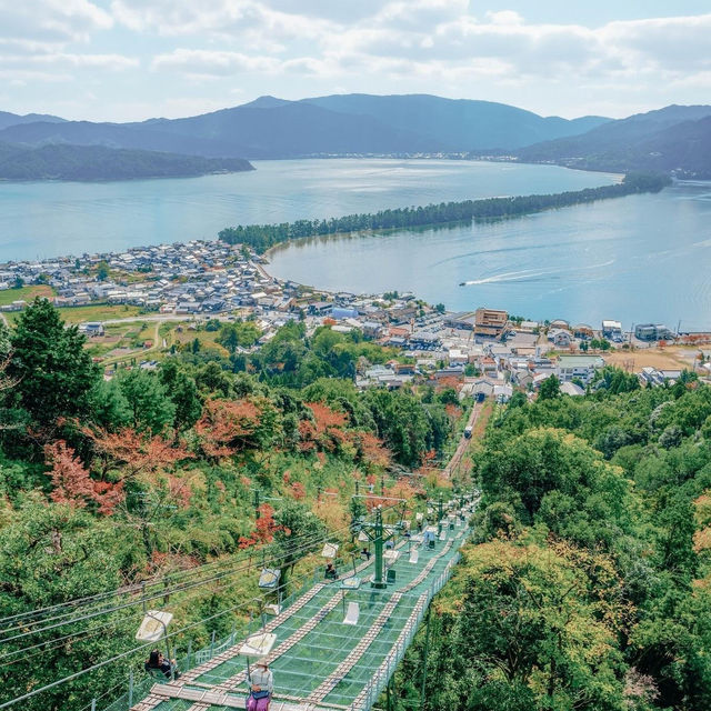 เมืองท่าที่มีสะพานสวรรค์กลางทะเลที่วิวสวย