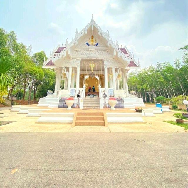 Muang Komaraphat Temple