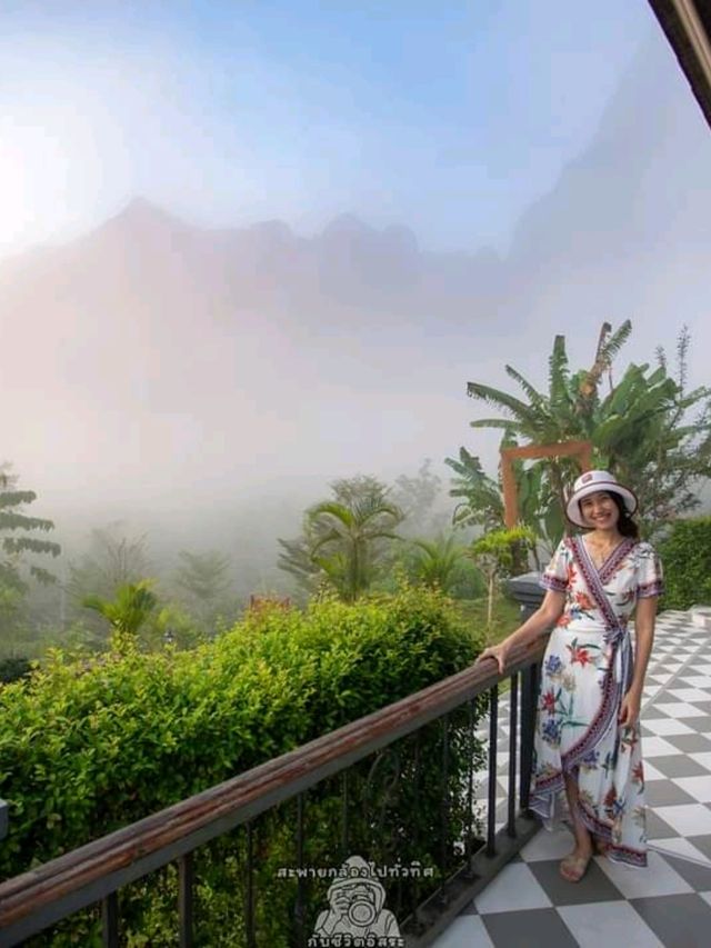 เขาสกที่พักสระว่ายน้ำสวย :Magical mountains Veiw