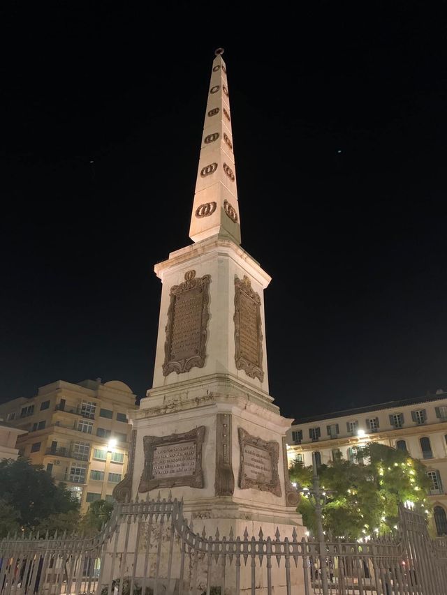 💙Stunning Spanish square in town💙Great for drinks and food! 