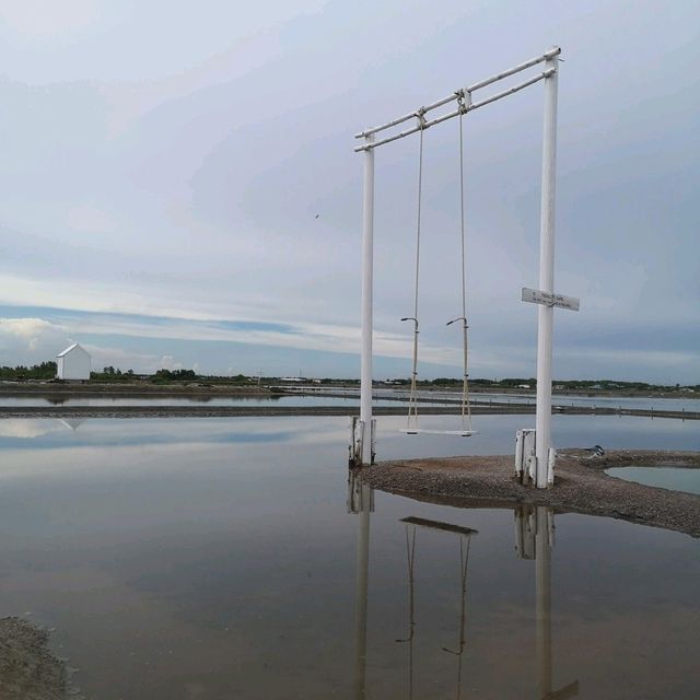 SALT LAKE DE MAEKLONG