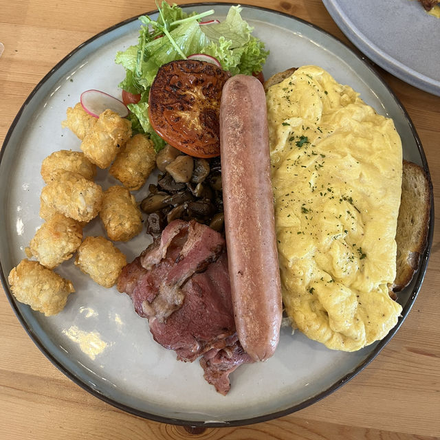 Breakfast at Seven Oaks Bakery