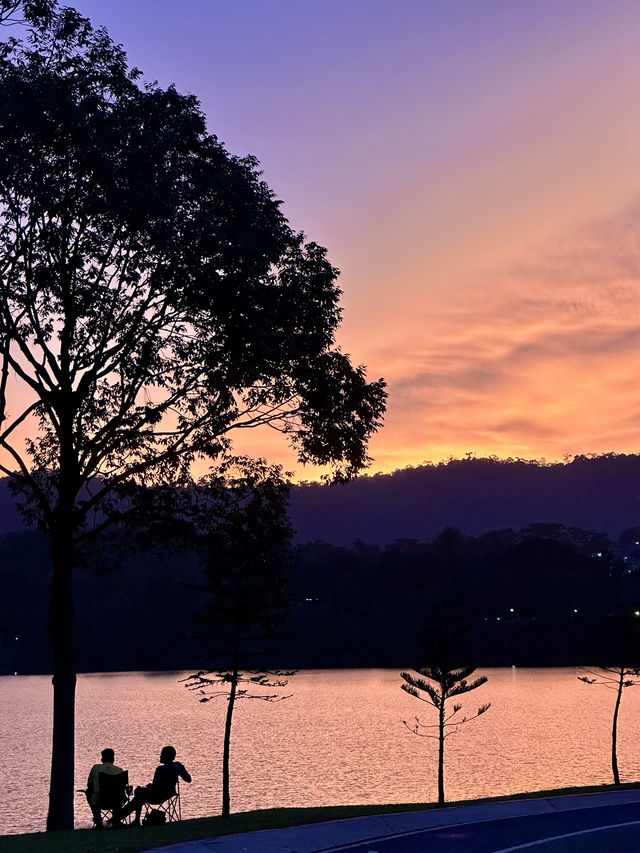 A Peaceful Day at Kepong Metropolitan Park: Sunrise, Sunset, and Delicious Local Eats 