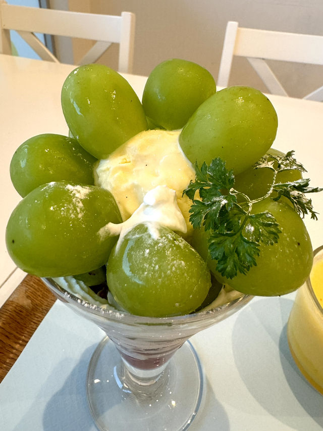 【北九州カフェ】旬のフルーツをたっぷり使ったパフェが人気のフルーツショップ✨️