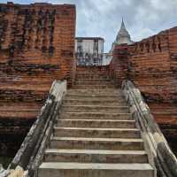 ปราสาทนครหลวง โบสถ์เก่า 400 ปี ศิลปะ ไทย-ขอม 