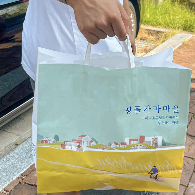 동화 속 마을에 들어온 것 같은 천안 카페