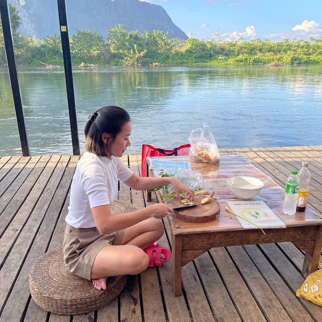 M&R Houseเรือแพริมน้ำสุดปังวิวสวย น้องหมาเข้าพักได้