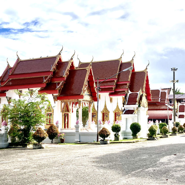 Phutta Thiwat Temple Betong