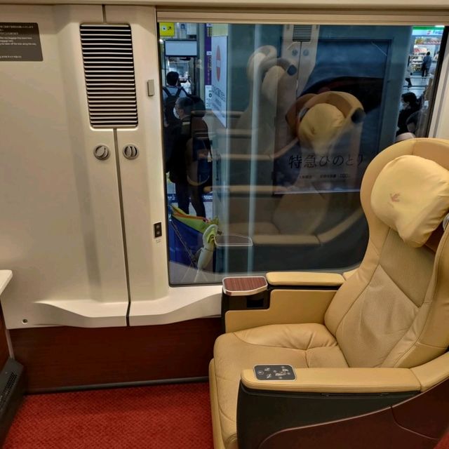 日本鐵道｜奔馳在大阪與名古屋鐵道上的紅色跑車—近鐵火之鳥(ひのとり)