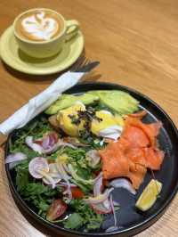  Yellow Lane cafe at Ari