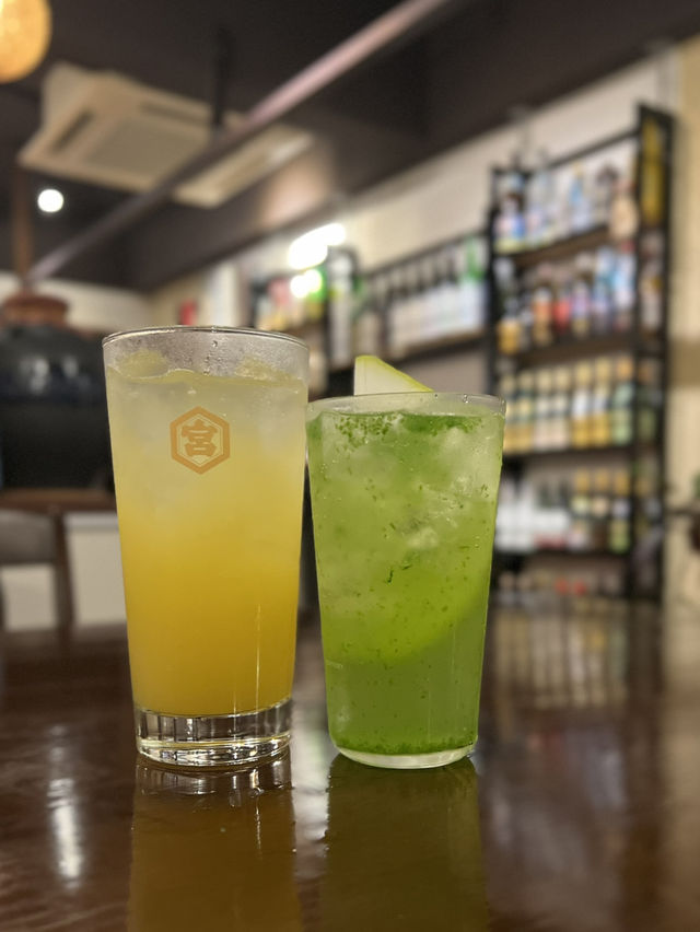 ゴーヤサワー？！沖縄の地酒と美味しい料理で大満足