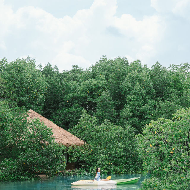 The BlueSky Resort เกาะพยาม