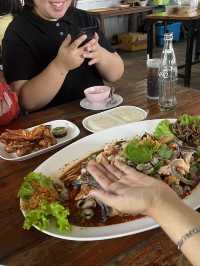 ✨ ร้านยำเจ้าดังห้ามพลาดเมื่อมาชลบุรี 