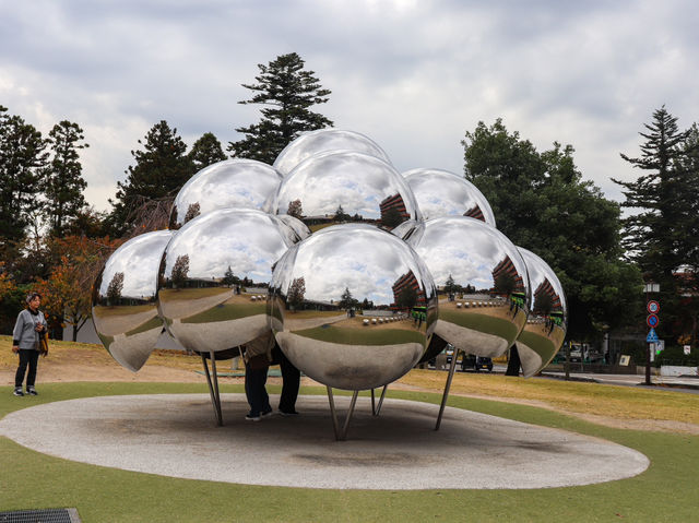 【石川県】 金沢の街に開かれた公園美術館『金沢21世紀美術館』