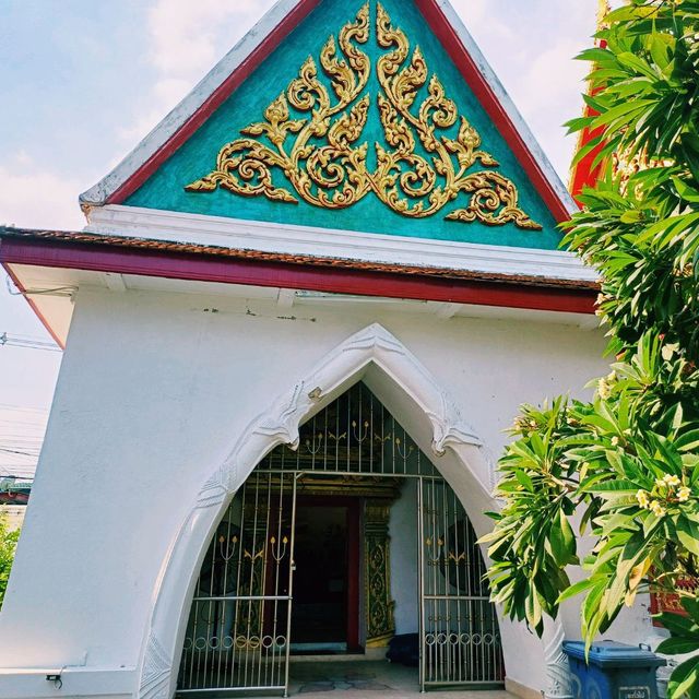 泰國曼谷湄南河畔古老寺廟景點:Wat Khrut，祈福特別靈驗，適合拍照📸打卡