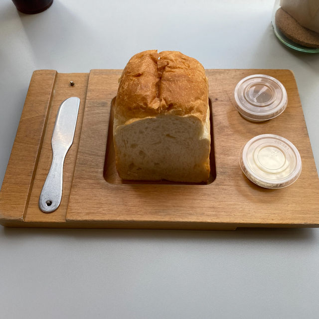 福岡の人気カフェが手掛けるパン屋さん