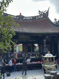【台北萬華】誠心參拜🙏🏻台灣最著名的艋舺龍山寺
