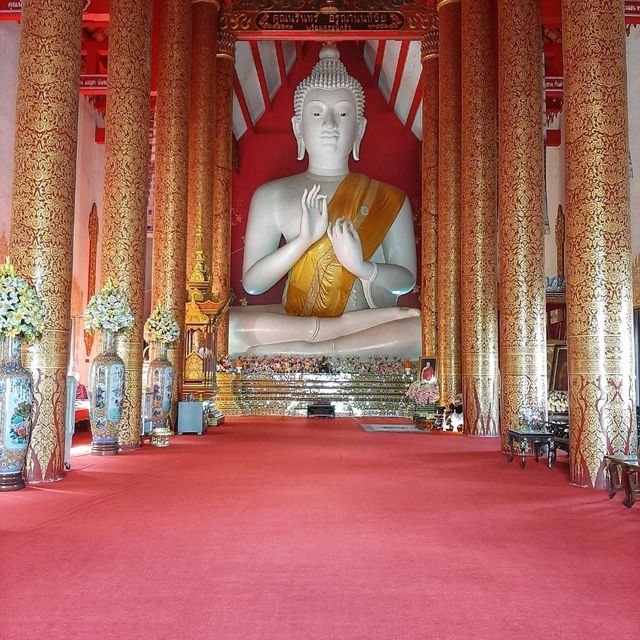 สักการะพระศรีสัพพัญญูสัมมาสัมพุทธเจ้า