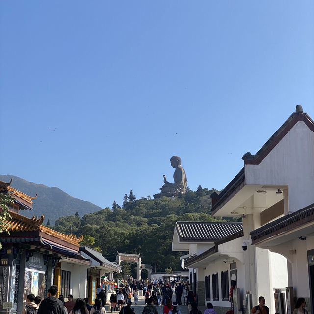 นั่งรถบัสจากสนามบินไปกระเช้า Ngong Ping 36