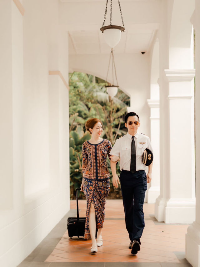 SQ-Themed Photoshoot at Raffles Hotel - A Stylish and Playful Experience