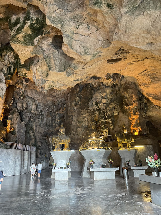 A Day of Serenity: Exploring Kek Lok Tong, Ipoh 🕊️⛰️