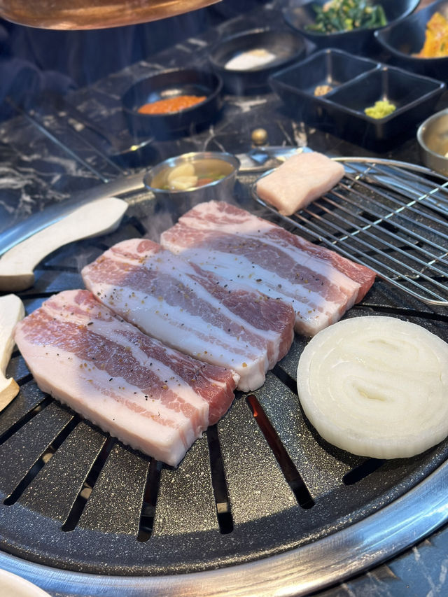 착한 가격에 맛있는 고기를 먹을 수 있는 ”고기로드“