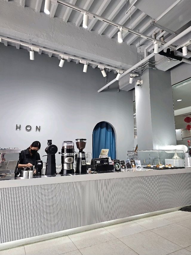 Hon Cafe คาเฟ่สุดชิคใน Topland Plaza