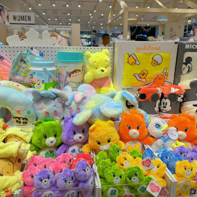 ชอปปิ้งสินค้าสุดคิ้วที่ Moshi Moshi