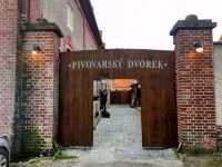 捷克CK小鎮的啤酒廠餐館 Pivovarská Restaurace，大口喝酒、大口吃肉！