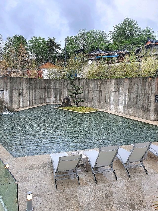 ☕️ 영주 속 숨은 카페, 예쁜 풀장뷰와 라떼아트의 맛집 🌿