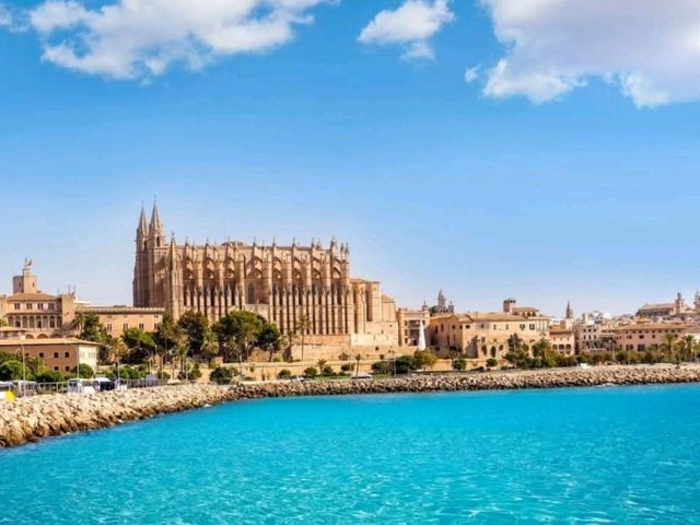 🌟 Barcelona Bliss with Royal Caribbean! 🚢🇪🇸
