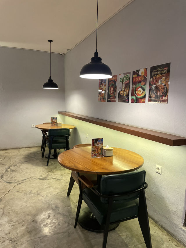 Where Korean Fried Chicken Meets Style and Flavor 🍗