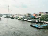 泰國曼谷著名橋景點：Phra Phutthayotfa Bridge。適合拍照打卡了觀光旅遊！ 