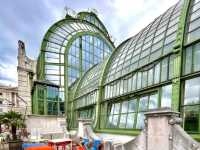 在美麗的城堡花園溫室用餐：Brasserie Palmenhaus Wien