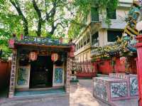 泰國曼谷市中心沙吞區老城區著名華人文化古跡寺廟景點：伯公宮，祈福身體健康很靈驗，適合打卡拍照📸祈福冥想