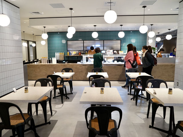Delicious Deli & Cakes at Pariya in Nihombashi Takashimaya