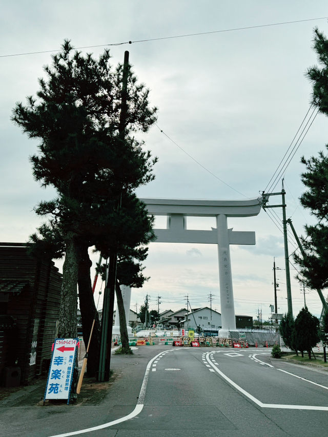 出雲大社站前：神話與現代的交匯點🚉⛩️