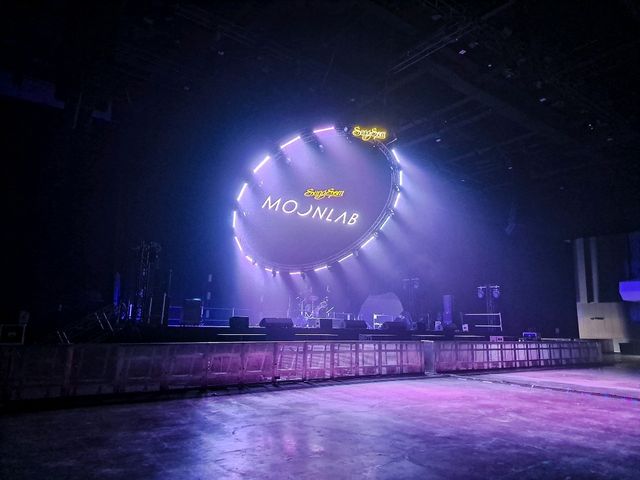 𝐌𝐎𝐎𝐍𝐋𝐀𝐁 🌎 งานอาร์ตสุดแกรม ที่ One Bangkok