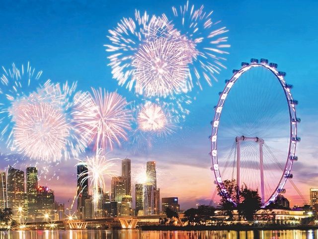 Explore Singapore Flyer rides: The iconic attraction of Singapore!