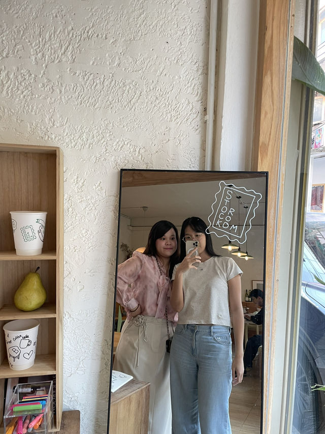 STOCKROOM คาเฟ่ติดBTSราชเทวี เกาหลีเกาใจ