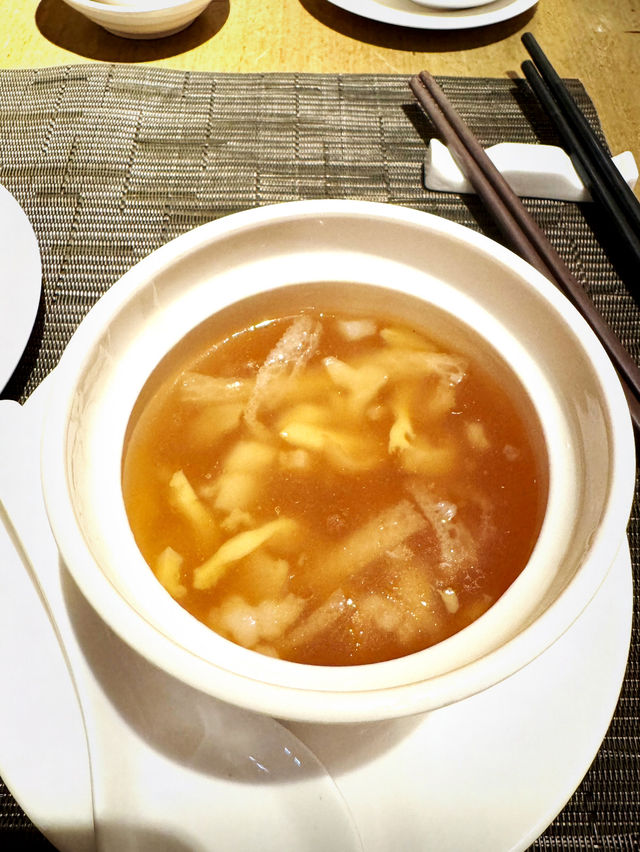 Hidden authentic HK restaurant @ basement 