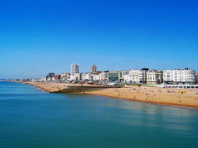 Enjoy your time @ Brighton Beaches: A day full of joy and happiness!