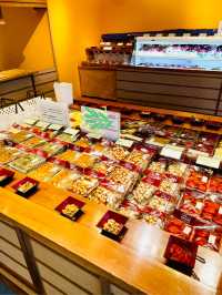 【神奈川県/鎌倉　年間50万人が訪れる漬物専門店は味見ができる！】