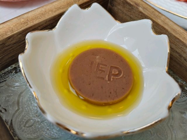 【屯門美食】米芝蓮推介手工意粉《JEP》｜一枱難求的松葉蟹膏意大利飯與紅蝦手造意粉🍝「Book位要趁早！」⚠️