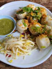 Small Local shop - 2 Pee Nong Duck Noodle