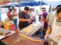 นำเที่ยว ตลาดน้ำบางน้ำผึ้ง ใกล้กรุง
