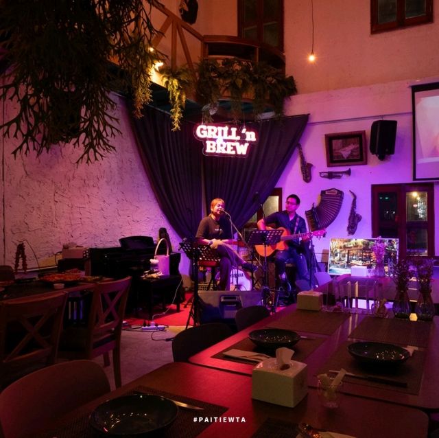 ร้านอาหารสุดคราสสิค ฟีลเรโทรย้อนยุค Grill 'n Brew