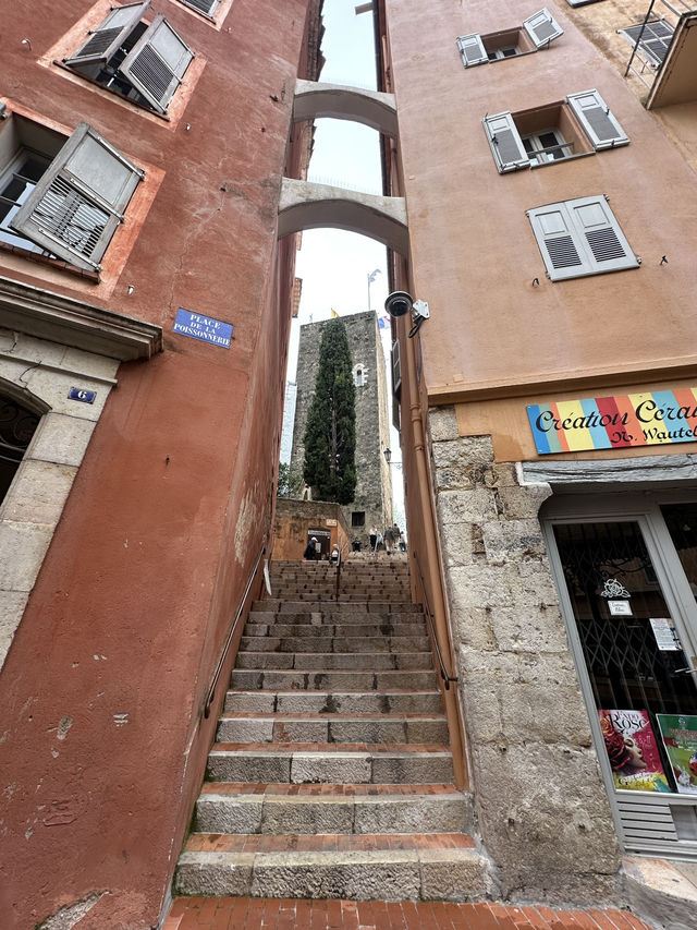 กราซ (Grasse) เมืองน้ำหอม
